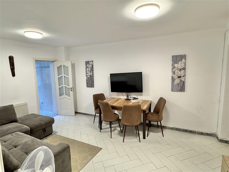 Obor, 5 minute metrou, 2 camere, 58 mp, etaj 2, an 1981.