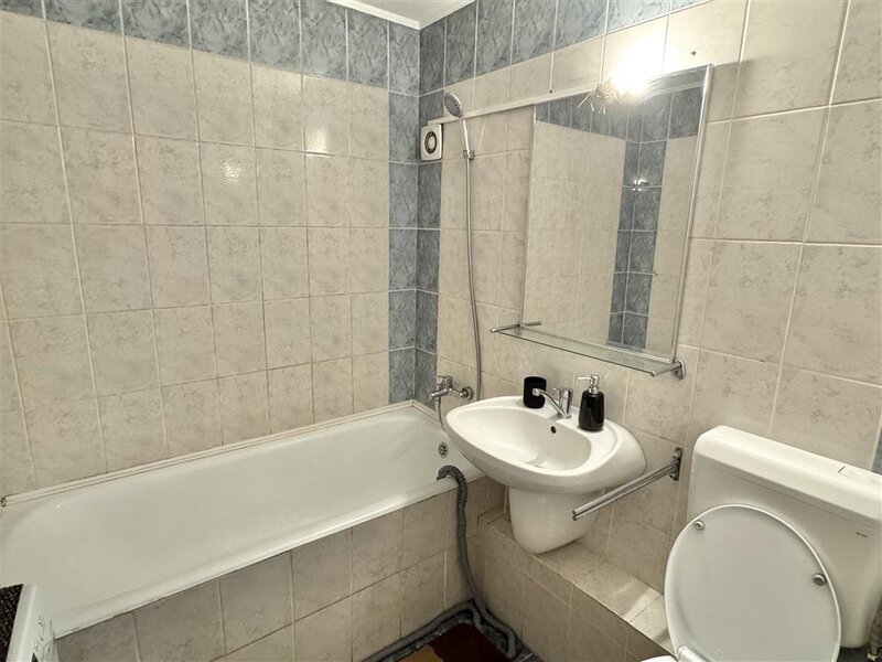 Obor, 5 minute metrou, 2 camere, 58 mp, etaj 2, an 1981.