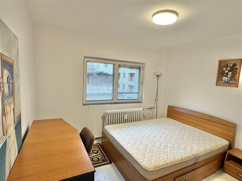 Obor, 5 minute metrou, 2 camere, 58 mp, etaj 2, an 1981.